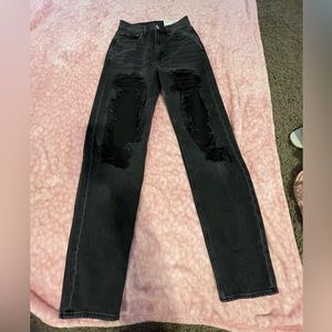 never worn! tags still attached, American Eagle ripped baggy mom jean!